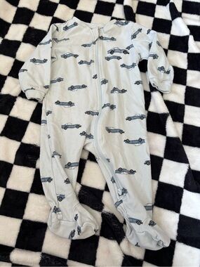6 month pekkle car sleeper